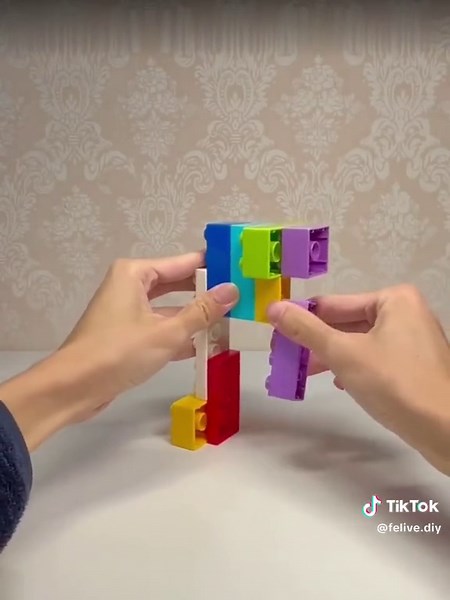 Construisez une balançoire en LEGO facilement