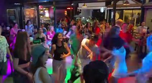 19 reactions | Tov rom rom rom! Duplex Belgian TavernKampot playboys at Duplex Belgian Tavern street 278 BKK1 #KampotPlayboys #khmerfolkrock #duplex #cambodianmusic #folkyou #flyingtro | Kampot Playboys | Facebook