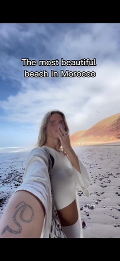 The most beautiful beach in Morocco 😍😮 Save the location! ⠀ ⠀ ⠀ #simplymorocco #morocco #moroccolife #africa #lovemorocco #moroccan #maroc #inmorocco #legzira #beachmorocco #maghreb #المغرب🇲🇦