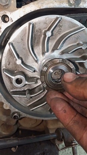 mechanical tricks for assembling automatic CVT components #tutorial #automobile #mechanic