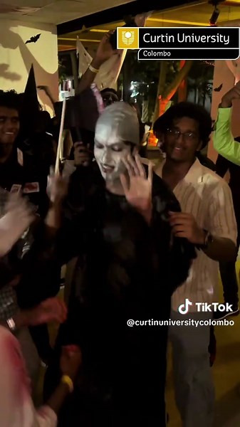🎃 Fright Night at Curtin University Colombo! From escape rooms & DJ beats to food stalls, face paint, photo ops, and epic costumes — our students turned campus into a haunted haven 👻🕸️ Big shoutout to the Curtin community for bringing the spooky vibes alive! 👏✨ #CurtinUniversityColombo #FrightNight2025 #curtinuniversity #HalloweenAtCurtin