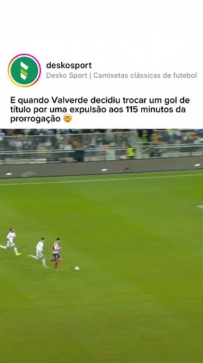 E quando, aos 115 minutos da final, Valverde inspirado por Sérgio Ramos, trocou um gol certo por uma expulsão, e acabou garantindo o título pro Real Madrid! Foi expulso, mas saiu como herói. ⚽ Quem lembra desse momento? 🔁 Compartilha pra quem entende que futebol também é sacrifício Camisas Retrôs FRETE GRÁTIS 🚚 só aqui na Desko Sport ✅ Link na bio 🔗 #futebol7 #camisadefutebol #realmadrid | Desko Sport
