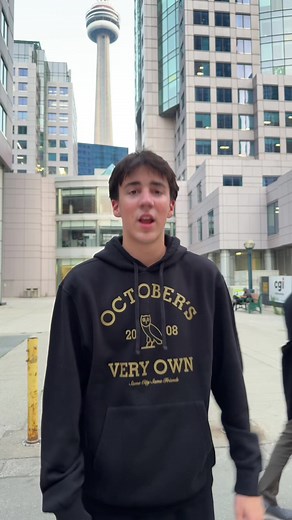 Exploring the CN Tower: A Toronto Icon