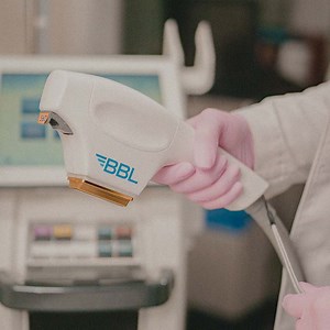 BroadBand Light Therapy Treatment | Honey Skincare | Arlington