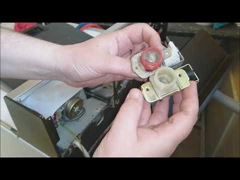 Vintage 1979 Hotpoint 15690 Top Loader Washing Machine - Part One - Repair and Clean