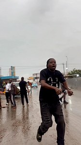 Petit laisse moi évite 😭😭 Le concours national de l’humour entrée gratuite !! Lieu : musée cercle africain 16h00 | DALY CARDINAL