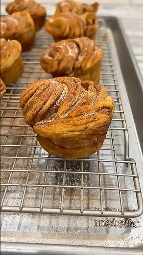 Easy Cinnamon Sugar Cruffins