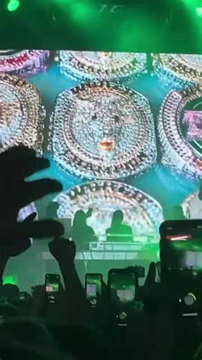 #greenscreenvideo crying and throwing up at the same time