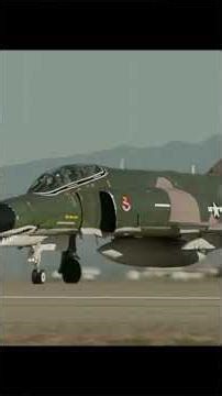 TopGun test pilot describes F4 Phantom cockpit explosive decompression accident.