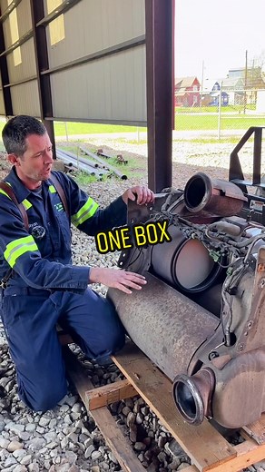 Freshly Cleaned Freightliner Cascadia DD15 Engine ONE BOX for Sale