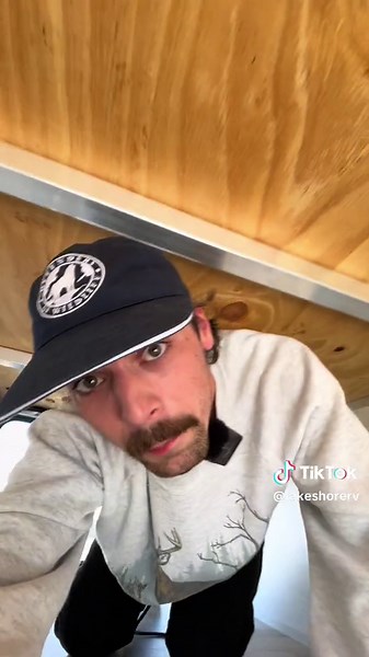 Smallest Camper with a King Bed: 2024 Cruiser 21RB