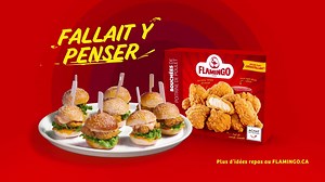 Nos mini-burgers aux bouchées de poulet, LA recette parfaite à recréer en famille, avec vos petits cuistots! En bonus? C'est prêt en deux temps, trois mouvements! 😉 🍗 | Flamingo