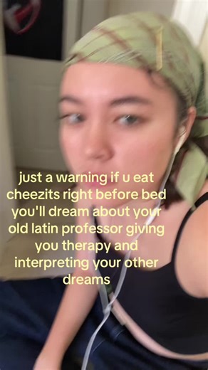 i think if u do different flavors you could probably have different dreams tho. i have not yet tried with white cheddar i only did original #dreams #thinkpiece #cheezits #targetaudience #fyp