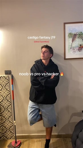 Noob vs Pro vs Hacker in Fantasy Games