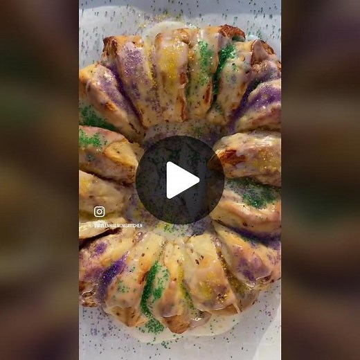 Easy 20 Minute King Cake Recipe without Yeast