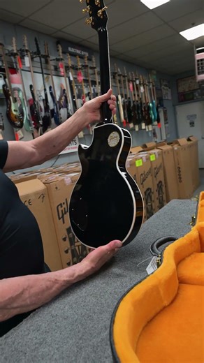 Black Les Paul Custom | The Ultimate “Black Beauty”