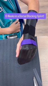 Scalpel Blade Vs finger… 🔪 This patient spent 6wks in a Dorsal Blocking Splint, allowing the tendon to heal post surgery. Now, they have progressed to a small finger splint to assist with maintaining extension of his finger overnight. This is what progress looks like! Sometimes it’s slow and steady!! #upperlimbsandbeyond #lymphoedematherapy #occupationaltherapy #mackayhandtherapy #tendon repair | Upper Limbs & Beyond