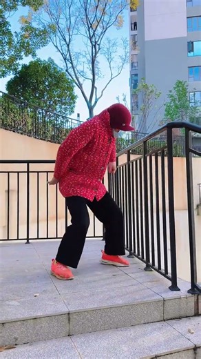 Regular students rushing to class VS. athletes #LikeIncentivePlan