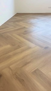 Vánoční stromek 🌲 předčasně? Tento vinyl COREtec do stromečku alias herringbone je 👌🏼 #vinyl #podlaha #podlhar #coretec | Podlahys