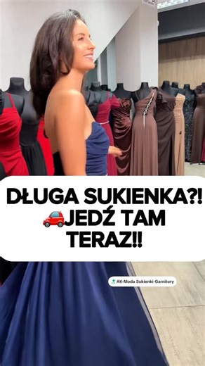 AK MODA | SUKIENKI NA WESELE | KOMUNIĘ | GARNITURY DAMSKIE | on Instagram: "✨ Elegancka długa rozkloszowana sukienka granatowa ✨ 👗 Sukienka wykonana z wysokiej jakości materiału, z wierzchnią warstwą tiulu, która pięknie układa się w ruchu i dodaje lekkości. 💎 Góra gorsetowa z subtelnym marszczeniem i efektownym wiązaniem na plecach, a rozcięcie na nodze dodaje sukience elegancji i swobody. 🎀 W zestawie dopinane ramiączka oraz ozdobny pasek, które pozwalają idealnie dopasować sukienkę do sylw