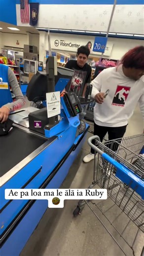 Tom’s first time in America. se’e kamaloa ia Ruby🤣 leaga le wing man, John💆‍♀️ #2YearsAgo #UtahLiving #SnapchatMemory