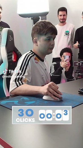 World Record Mouse Clicks in 1 Minute - Yigox