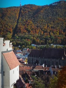 32K views · 1.9K reactions | Braşov în nuanțe de toamnă!  #Transilvania  Luna octombrie este perioada unică din an care ne oferă un tablou perfect de culori! #romaniateiubesc https://youtube.com/c/VisitBrasovRomania | Visit Brasov Romania | Facebook