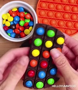 Now, this is a ‘Pop It’ trend that we can totally get on board with 🍫 #mrksquad Sign up to our emails for all the latest updates and exclusive offers 📲 : https://manage.kmail-lists.com/subscriptions/subscribe?a=UYEBvG&g=XkM2aG (📸: Hello Yummy) | My Rocking Kids