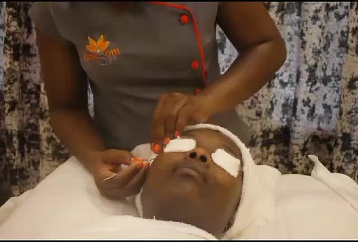 Experience the ultimate Korean spa facial!Our skilled estheticians use luxurious Korean products to clean , exfoliate,massage and nourish your skin. Indulge in a soothing ambience as you achieve a radiant K-beauty glow . Unwind,relax and let your skin be transformed! #blossomspake #spaday #facials