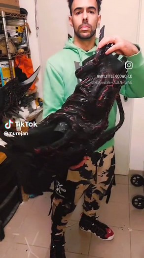 Alex Mercer Half-Armored and New Blade Completed: Prototype Game Cosplay