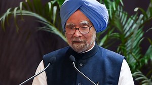 Did you know former PM Manmohan Singh cannot read Hindi? All his speeches were written in Urdu