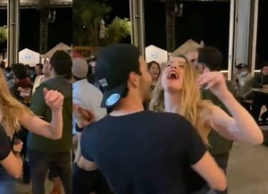 ‘Fascina’ Amber Heard a redes bailando y cantando ‘Como la Flor’ de Selena (Video)