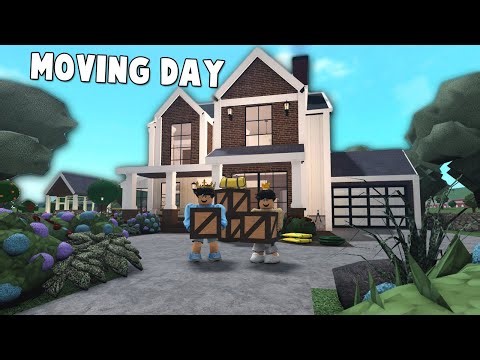MOVING INTO A NEW BLOXBURG SUMMER FAMILY HOUSE with little bread