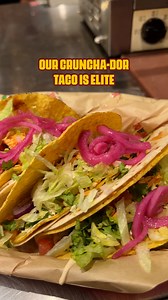 soft shell 🤝 hard shell - taco souple 🤝 taco rigide | Quesada Burritos & Tacos