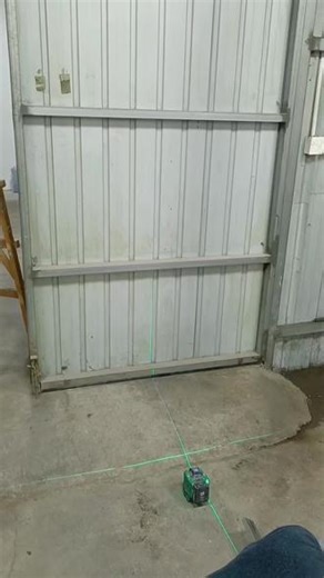 铁皮墙面如何安装石膏板？#石膏板 #护墙板#施工现场实拍 #旧墙翻新 #同城#同城装修的朋友看过来 #同城好店推荐 @抖音小助手 @抖音作者助手 @抖音媒体内容优推官