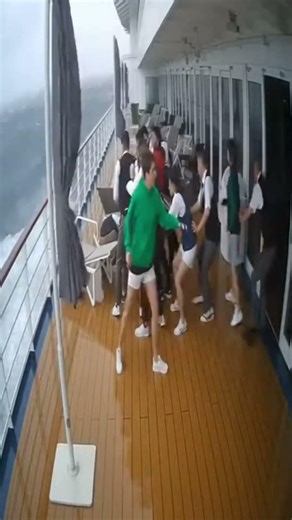 Cruise ship nearly overtaken by waves seen on security cameras 🌊😨