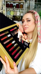 Kochani, dziś mam dla Was film z cyklu #lipswatch z ciekawą nowością od Max Factor 💋 Który kolor jest najładniejszy? 💋 Pomadki najtaniej dostaniecie tu https://bit.ly/3ggkUrR xoxo, Karo | Stylizacje