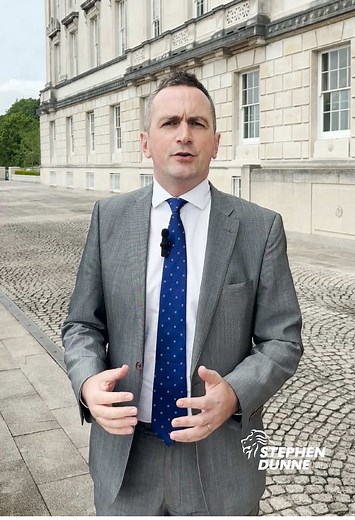 𝗤𝘂𝗲𝗲𝗻’𝘀 𝗣𝗮𝗿𝗮𝗱𝗲 𝗣𝗿𝗼𝗴𝗿𝗲𝘀𝘀 ✅✍️ Welcome progress today that agreements are now SIGNED for the Queen’s Parade redevelopment project to go ahead. It has been over 35 years, and I totally share the frustrations around the lack of progress on this to date. It’s vital that work now begins without any further delay. Today is a real step forward and I would like to thank the Communities Minister Gordon Lyons for getting this over the line. It has been a top priority to see action on thi