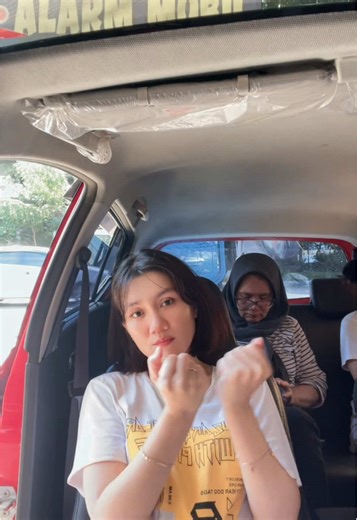 Ini vio (@.inivio)’s videos with Velocity stecu - Raja Slide