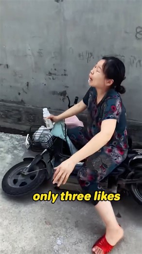 The consequences of stepping on someone else's feet#short #funny #shortvideo