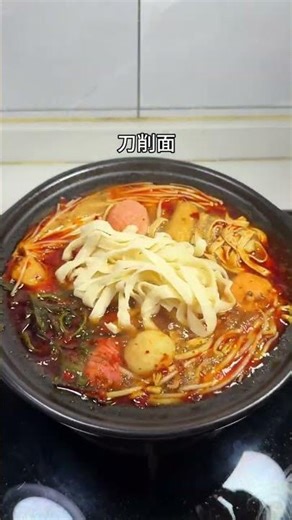 This Black Pot Just Changed How I Cook Forever (You Won’t Believe What’s Inside!)