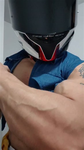 Lucho on Instagram: "Así deberíamos vestir los Boys ☝🏼🙂‍↕️ #trunks #gymrat #biker #husbando #followme"