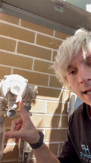 Hot Water System Error 11 🔥 Today one of my regular clients called me up saying his hot water system had stopped working and was showing Error Code 11. He wanted to replace the whole system straight away, but I suggested we do some quick checks first. Error 11 can sometimes be caused by a faulty regulator or a lack of gas supply — not always the system itself. I tested the gas regulator, which was all good, and confirmed the gas supply at the unit was sitting at 2.6 kPa, which is within range. 