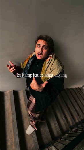 “selamat, sayang” from ‪@ABANGSAPAU‬'s debut album, out now everywhere!