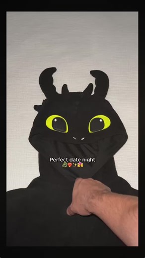 Toothless Plush Official | ultimate cozy outfit for every dragon lover out there 🐉 #HTTYD #NightFury #MatchingOnesies #FandomStyle | Instagram