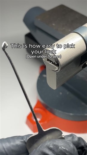 Open lock in just 10 seconds. 😱 #polocom #lockpicks #lockpicking #bypass