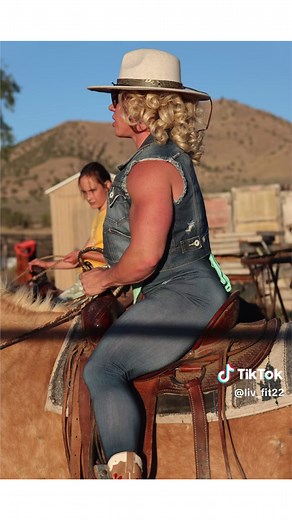 Aleesha Young (@sizematters22)’s videos with original sound - Aleesha Young