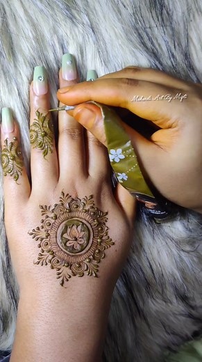 Simple Mandala Design Tutorial 🌸🌿🌿 // Mehendi Art By Mipti . . . #foryou #mehendidesign #tutorial #hennaart #fyp #viralvideo #fbviral #newsfeed #newpost #newvideo2025 #mehndi #artist #viralfbpost | Mehendi art by mipti
