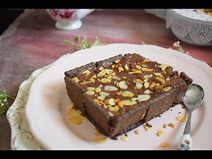 Creamy Chocolate Mousse Pudding with toasted almond flakes in every bite!Simple biscuit base desert👍