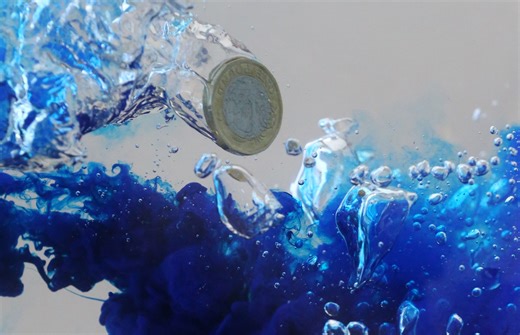 La libra esterlina obtiene un breve respiro; los precios de la energía en el punto de mira
